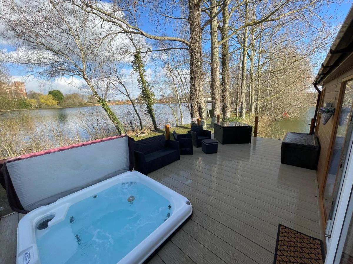 Rudd Lake Luxury Lakeside Lodge With Fishing & Hot Tub@Tattershall Dış mekan fotoğraf