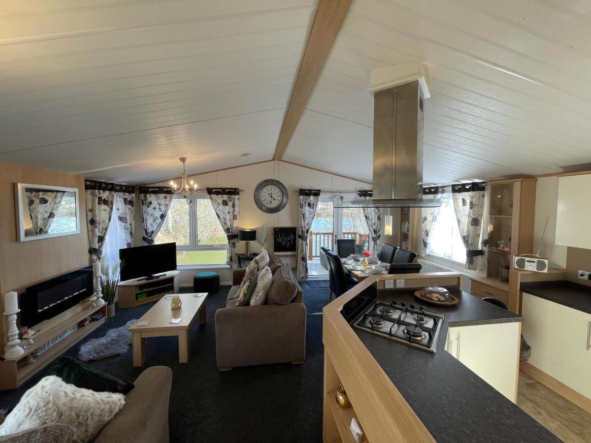 Rudd Lake Luxury Lakeside Lodge With Fishing & Hot Tub@Tattershall Dış mekan fotoğraf